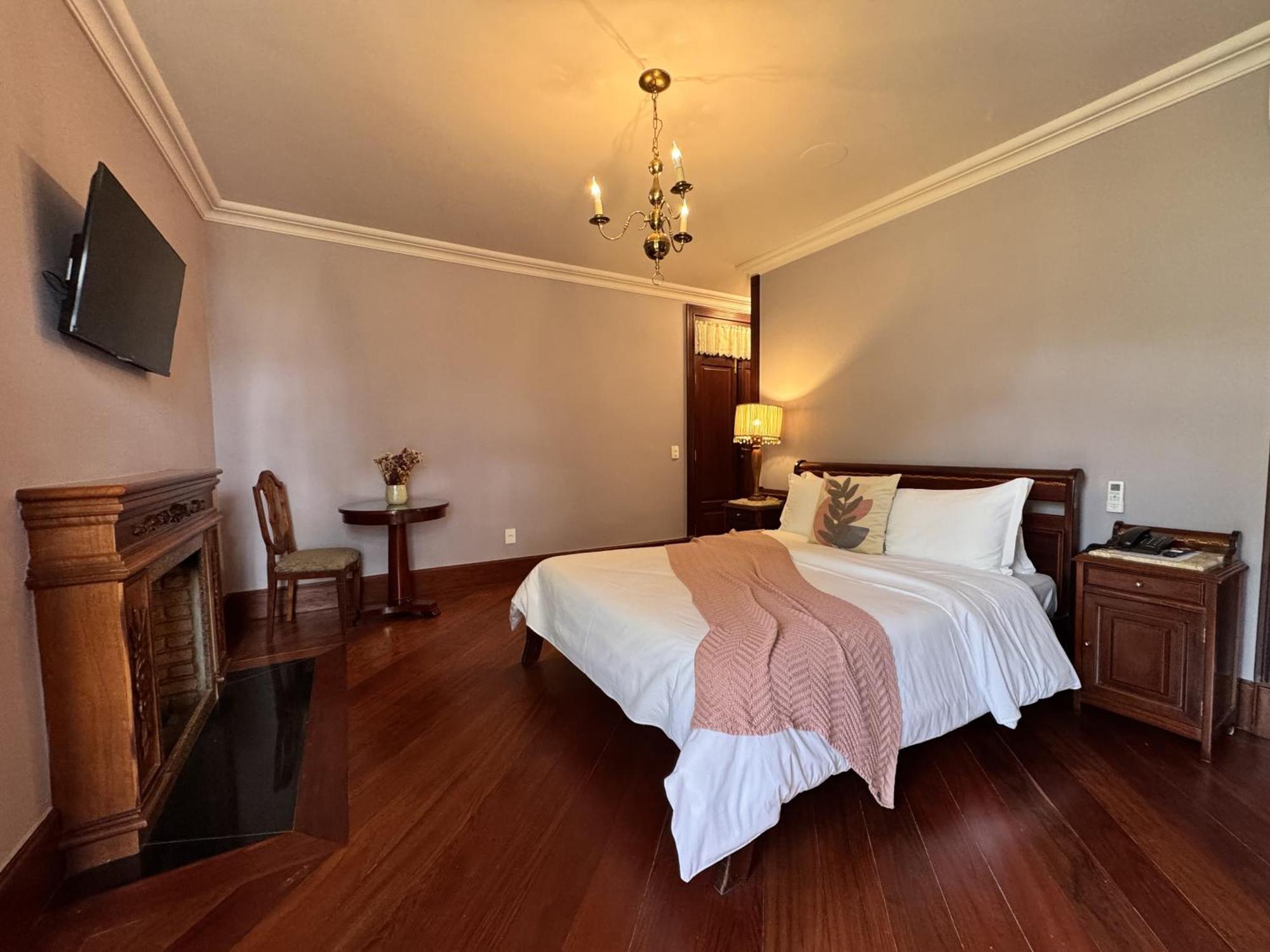 Aroso Paco Hotel Pedra Azul  Dış mekan fotoğraf A room at the hotel